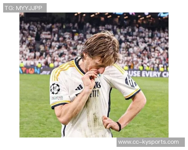 两位金球先生的传奇相遇2006年魔笛首秀梅西国家队首球回顾 两位金球先生的传奇相遇2006年魔笛首秀梅西国家队首球回顾