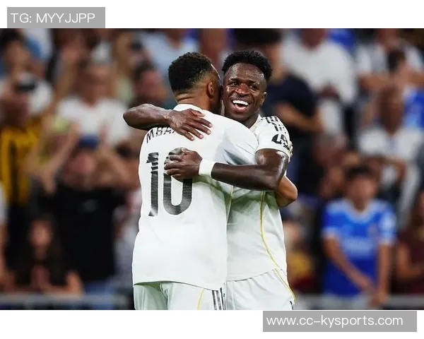 维尼修斯向皇马提出高额年薪和签字费要求欲与姆巴佩对标 维尼修斯向皇马提出高额年薪和签字费要求欲与姆巴佩对标