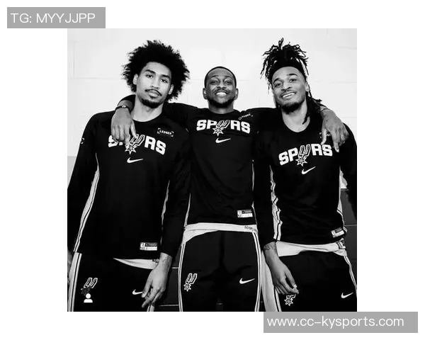 哈珀在本场比赛中表现出色荣膺最佳后卫超越费尔斯卡斯尔和福克斯